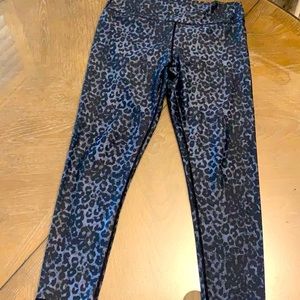 Zyia Active Metallic Snow leopard leggings